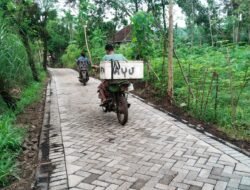 Warga Brabe Tersenyum Lewati Jalan Paving TMMD Ke-128, Tak Lagi Becek dan Berlumpur