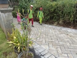 Anak-Anak Dusun Klagin Ceria Pulang Sekolah Lewati Jalan Paving TMMD Ke-128