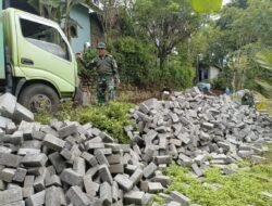 Material Paving TMMD Ke-128 Diturunkan di Dusun Klagin, Pengerjaan Jalan Dilanjutkan