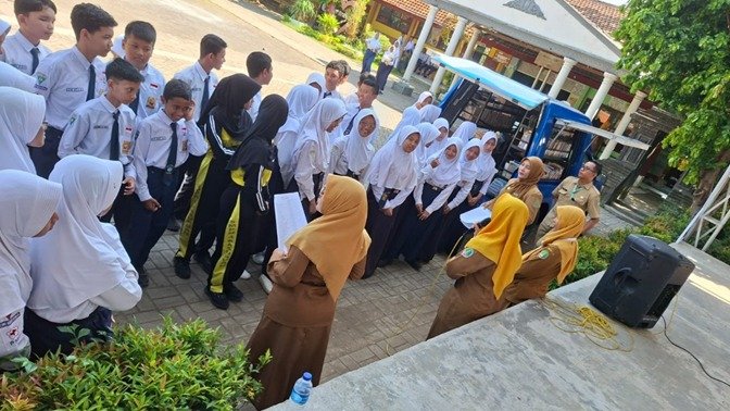 SMP Negeri 4 Pasuruan kembali menunjukkan komitmennya dalam menumbuhkan budaya literasi di kalangan peserta didik. (foto: ist).