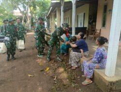 Satgas TMMD Ke-128 Bagikan Sembako untuk Warga Dusun Klagin Desa Brabe