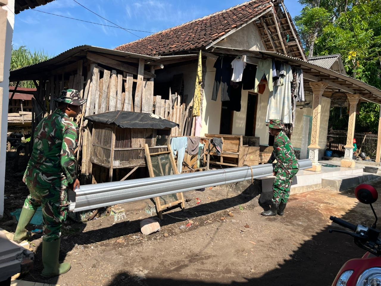 Pembangunan fasilitas sanitasi milik Rosida di Dusun Klagin RT 17 RW 07 Desa Brabe, Kecamatan Maron, Kabupaten Probolinggo, telah mencapai progres 90 persen. (Foto: ist).