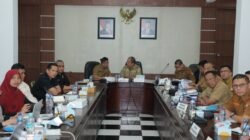 Bupati Asahan, Taufik Zainal Abidin S.Sos, M.Si, secara resmi menerima Laporan Akhir Feasibility Study (FS) atau Studi Kelayakan terkait rencana pembangunan Gerai UMKM Kabupaten Asahan pada Senin (11/05/2026). (Foto: ist).