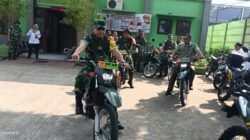 Brigjen TNI Farouk Pakar Spd M Han, Kolonel Arm Krisrantau Hermawan, S.H., M.I.Pol bersama mayor inf, Fajar Fitriato, mendampingi tim Pengawasan dan Evaluasi (Wasev) meninjau pelaksanaan program TMMD ke-128 di wilayah Kelurahan Jatirangga dengan menggunakan sepeda motor trail CRF. (Foto: ist).