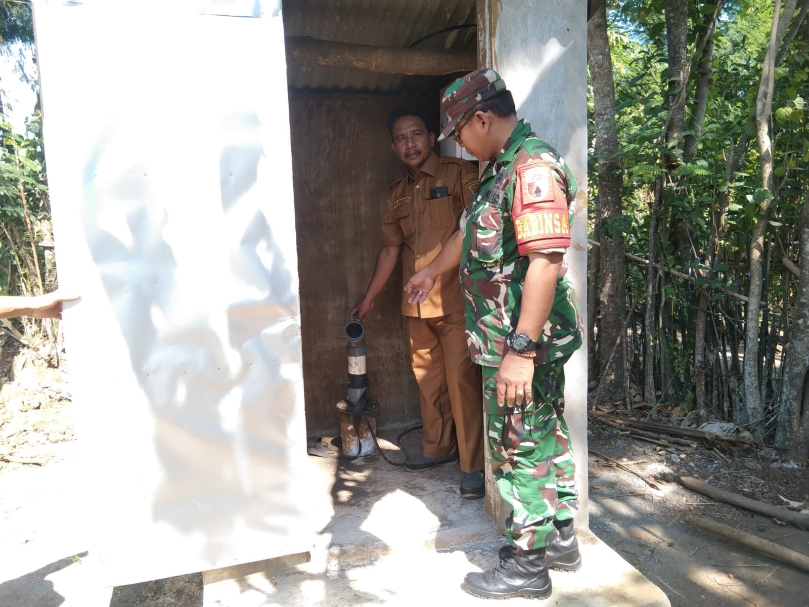 Program TMMD Ke-128 Kodim 0820/Probolinggo menghadirkan sumur bor untuk mendukung kebutuhan air lahan pertanian di Desa Tempuran, Kecamatan Bantaran. (Foto: ist).