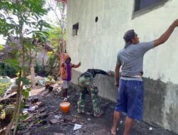 Satgas Dan Warga Gotong Royong Plester Tembok, Pembangunan Musholla Progres 80 persen
