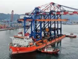 IPC TPK Panjang Perbesar Kapasitas Bongkar Muat dengan QCC Post Panamax