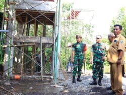 Menyusuri Jalan Desa dengan Motor Babinsa, Tim Wasev Sterad TNI Tinjau Langsung Progres TMMD di Brabe