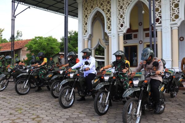 Menembus Jalan Sempit Demi Harapan Desa: Kisah Kunjungan Tim Wasev TMMD Ke-128 di Brabe