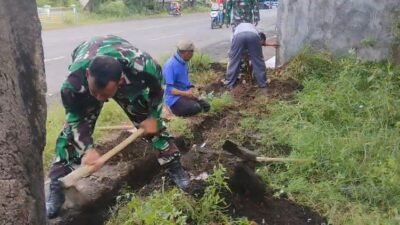 Babinsa Koramil Rejoso Hadir Bantu Kesulitan Warga