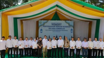 Serahkan 57 Sapi Kurban, Jaksa Agung: Kurban Wujud Solidaritas Sosial