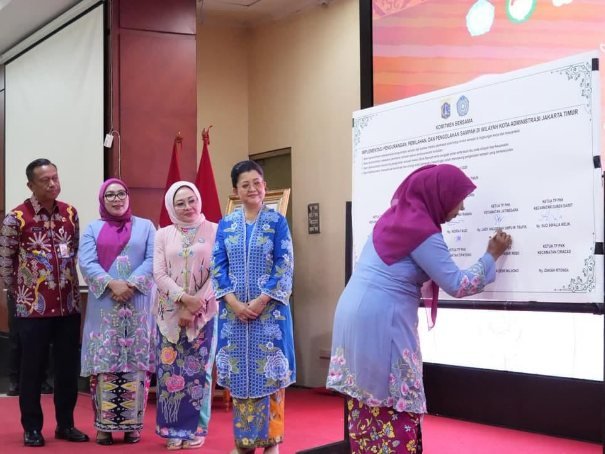 Peringati Hari Kartini, PKK Jakarta Timur Deklarasikan Gerakan Pilah Sampah dari Rumah
