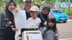 Kemeriahan Fun Walk Dewan Pers, Putri Pengurus SMSI Pusat Dapat Doorprize Motor Listrik