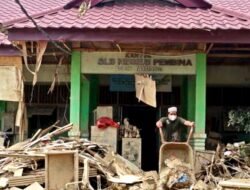 Kemendikdasmen Salurkan Bantuan Revitalisasi Rp 2,9 Triliun untuk Sekolah Terdampak Bencana