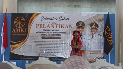 Sanggar Swarna Dahayu Tampilkan Tari Topeng di Pelantikan AMKI Indramayu