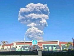 Erupsi Gunung Dukono Lukai Lima Pendaki