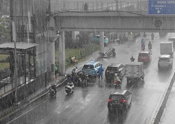 Cuaca Indonesia Hari Ini, BMKG Imbau Waspada Hujan Lebat