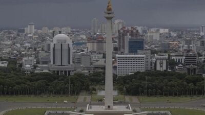 Langit Jakarta Dominan Berawan, BMKG Prakirakan Hujan Turun Bertahap