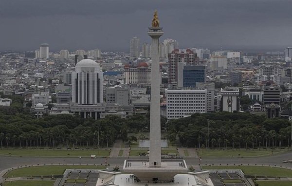 Langit Jakarta Dominan Berawan, BMKG Prakirakan Hujan Turun Bertahap