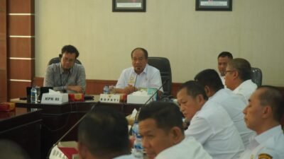 Pemerintah Kabupaten Asahan resmi menutup rangkaian Bimbingan Teknis (Bimtek) Kabupaten/Kota Percontohan Anti Korupsi melalui agenda exit meeting yang digelar di Aula Mawar Kantor Bupati Asahan, Rabu (06/06). (Foto: ist).