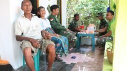 Suasana penuh keakraban dan kebersamaan terlihat usai kegiatan non fisik TMMD Ke-128 di Dusun Kemuning, Desa Brabe, Kecamatan Maron. (Foto: ist)