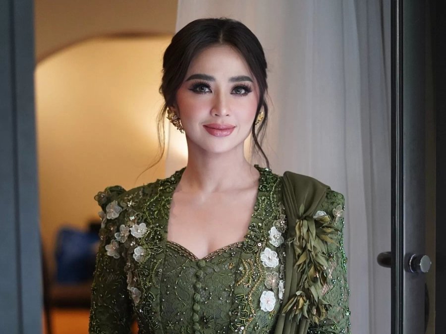 Dewi Perssik