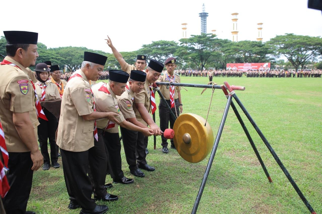 Bupati Asahan, Taufik Zainal Abidin, S.Sos., M.Si., buka Jambore Cabang Pramuka 2026 untuk perkuat karakter generasi muda. (Foto: ist)