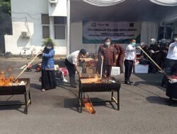 Kejari Kediri Musnahkan Barang Bukti 51 Kasus