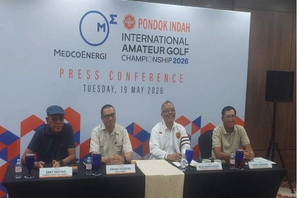 (Kiri ke kanan): Direktur Pondok Indah Golf Course Erry Arsyad, perwakilan MedcoEnergi Ervan Tedriyal, Koordinator Wilayah Jawa, Kalimantan, dan Bali Bidang Organisasi PB PGI Budi Mangundap, dan Wakil Ketua Pondok Indah Golf Club Herry Winarno, dalam konferensi pers Medco-Pondok Indah International Amateur Golf Championship 2026 di Jakarta, Selasa (19/5/2026). (Foto: ist/sp)