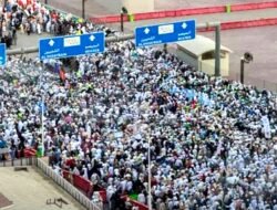 Jemaah Haji Indonesia Mulai Tinggalkan Mina Usai Lempar Jumrah