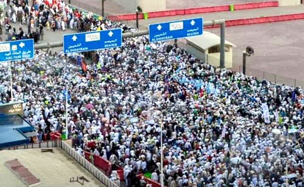 Jemaah Haji Indonesia Mulai Tinggalkan Mina Usai Lempar Jumrah