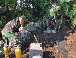 Satgas TMMD dan Warga Percepat Pavingisasi Jalan Dusun Klagin