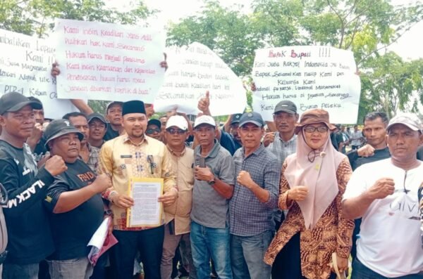 Ratusan Pekerja PTPN IV Cot Girek Datangi Kantor Bupati Aceh Utara, Minta Kepastian Sengketa Lahan