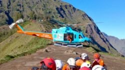 Pendaki Malaysia Cedera di Gunung Rinjani, Dievakuasi ke Bali Pakai Heli