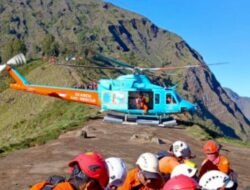 Pendaki Malaysia Cedera di Gunung Rinjani, Dievakuasi ke Bali Pakai Heli