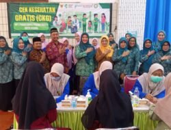 Ketua TP PKK Kota Kediri Tinjau CKG 250 Santriwati di Ponpes Wali Barokah
