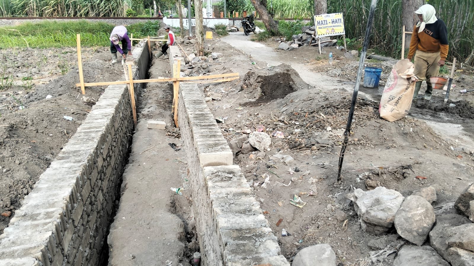 DPUPR Kediri Benahi Drainase Manisrenggo