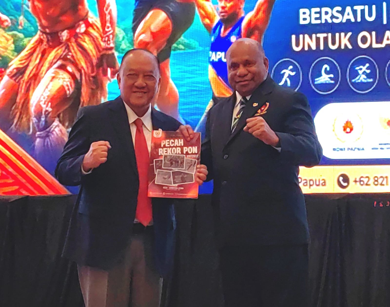 Marciano Norman Resmi Lantik Mathius Derek Fakhiri Sebagai Ketum KONI Papua 2026-2030