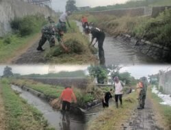 Cegah Penyumbatan dan Banjir, Babinsa Ngerong Ajak Warga Bersihkan Sungai