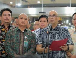 Kejagung Tahan Komisaris PT YAT di Kasus MBG