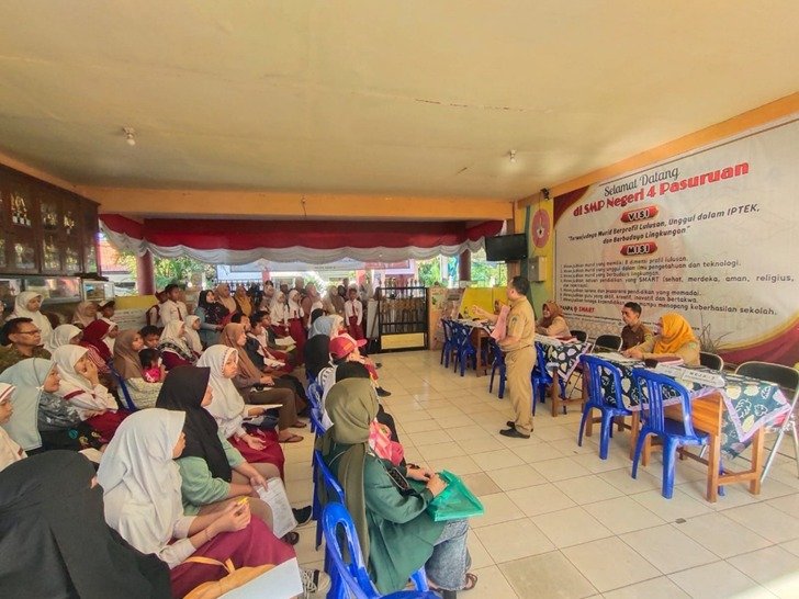SMPN 4 Pasuruan Layani Daftar Ulang SPMB Tahap I Jalur Prestasi dan Afirmasi dengan Tertib dan Lancar