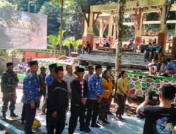 Jaga Adat dan Tradisi, Koramil Lumbang Kawal dan Amankan Pelaksanaan Grebeg Suro