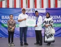 Sasar Generasi Muda Jakarta Utara, IPC TPK Kenalkan Industri Petikemas dan Salurkan Fasilitas Kebersihan