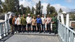 Wisata Jembatan Kaca Bromo