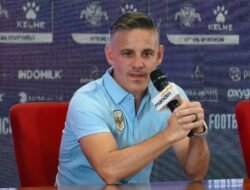 Herdman Minta Timnas Tak Cepat Puas