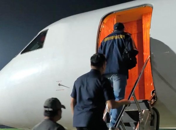 Imigrasi Ngurah Rai, Bareskrim Polri dan Bea Cukai Gagalkan Keberangkatan WNA Buronan Interpol