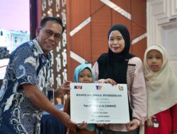 Yayasan Pusaka dan KAI Daop 7 Madiun Salurkan Bantuan Pendidikan Anak Yatim Piatu