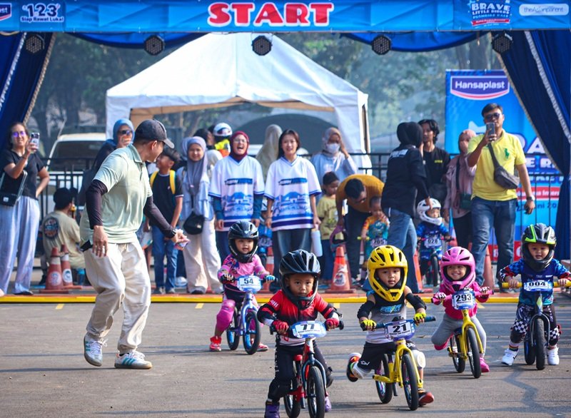 Kurangi Ketergantungan Gadget, Lanud Halim Perdanakusuma Fasilitasi Ratusan Atlet Cilik di Ajang Pushbike Race
