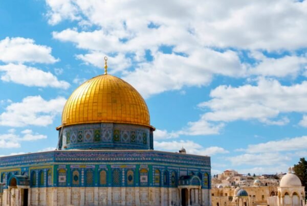Pengibaran Bendera Israel di Al-Aqsa Tuai Kecaman Dunia Islam