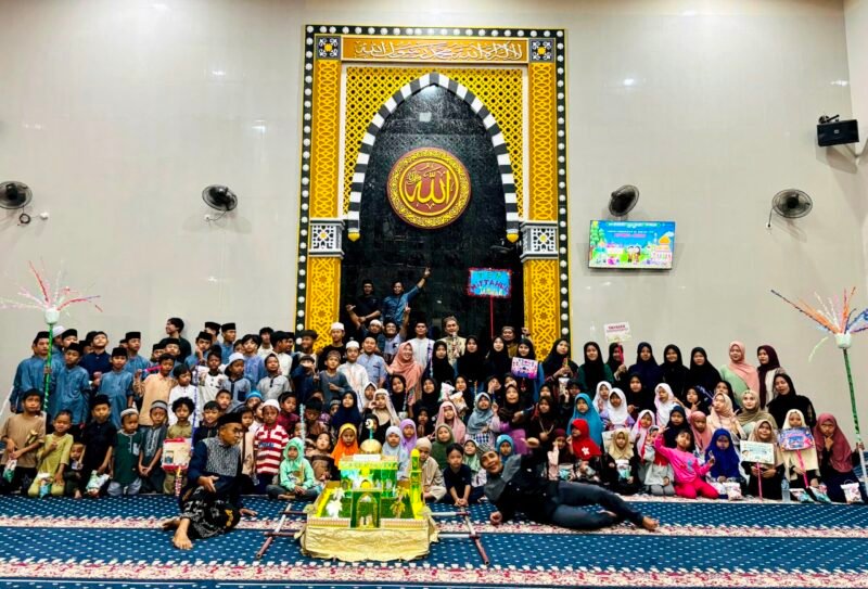 Obor Menyala Usai Hujan, Pawai 1 Muharram di Masjid Miftahul Jannah Depok Tetap Meriah
